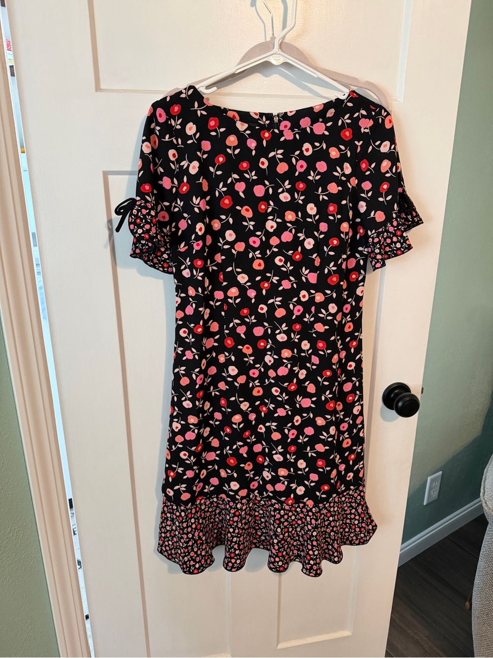 Women Talbots Black Floral Ruffle Hem Dress